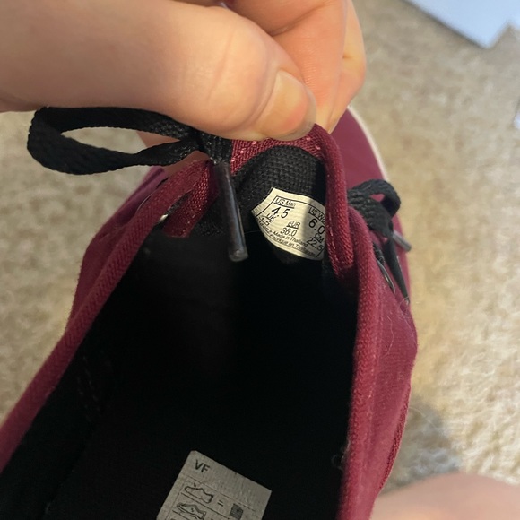 Burgundy Lo-pro vans 6 - Picture 7 of 9